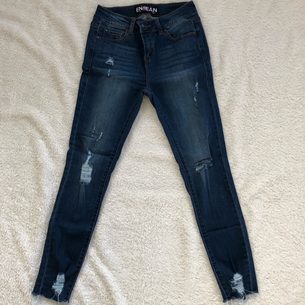 Fashion Nova cut off destroyed jean.